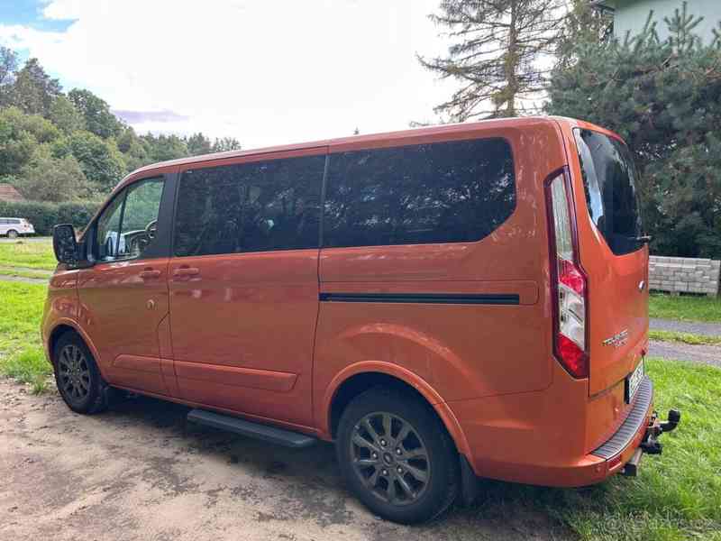 Ford Tourneo Custom 2,0   Titanium X L1 2022 136 kW - foto 3