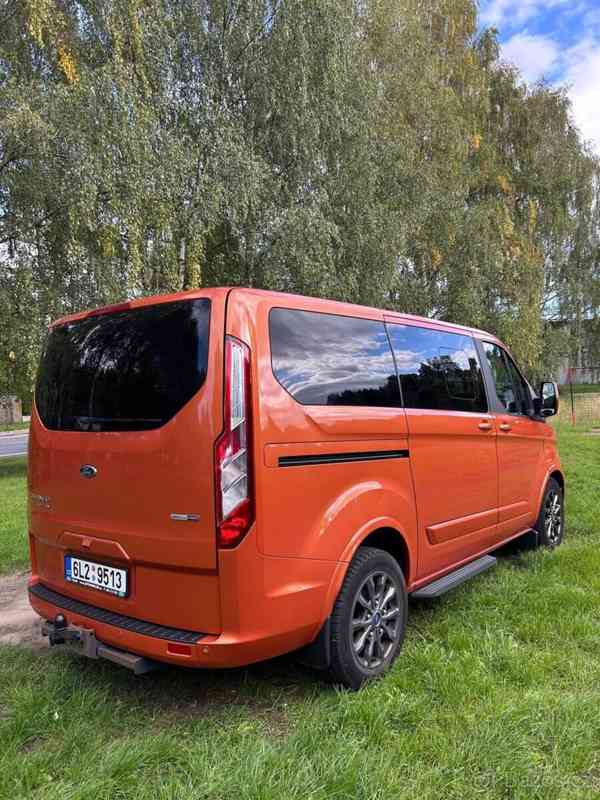 Ford Tourneo Custom 2,0   Titanium X L1 2022 136 kW - foto 2