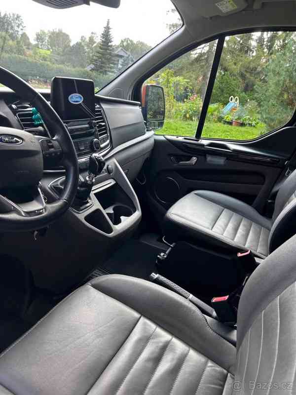 Ford Tourneo Custom 2,0   Titanium X L1 2022 136 kW - foto 15