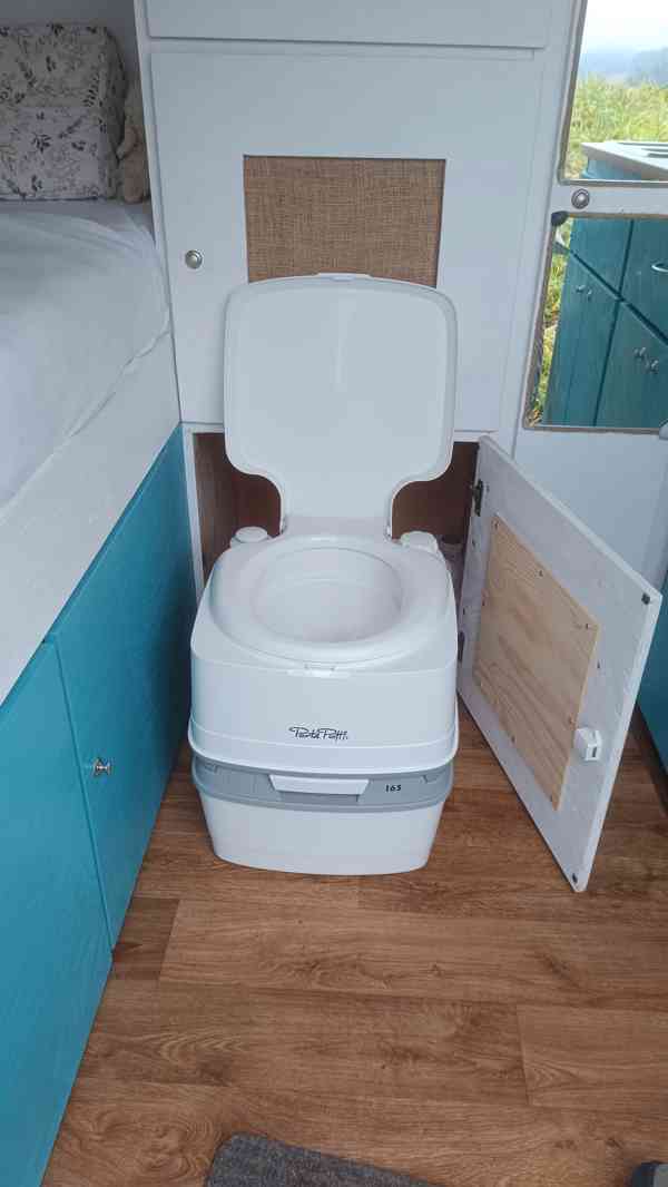 Prodám obytnou dodávku Peugeot Boxer r.v. 2013 s klimatizací - foto 13