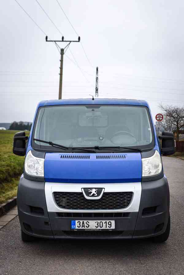 Prodám obytnou dodávku Peugeot Boxer r.v. 2013 s klimatizací - foto 3