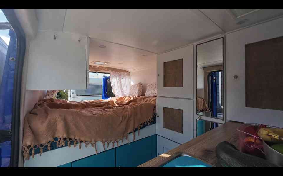 Prodám obytnou dodávku Peugeot Boxer r.v. 2013 s klimatizací - foto 15