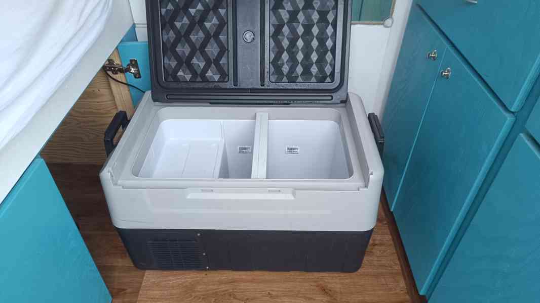 Prodám obytnou dodávku Peugeot Boxer r.v. 2013 s klimatizací - foto 12