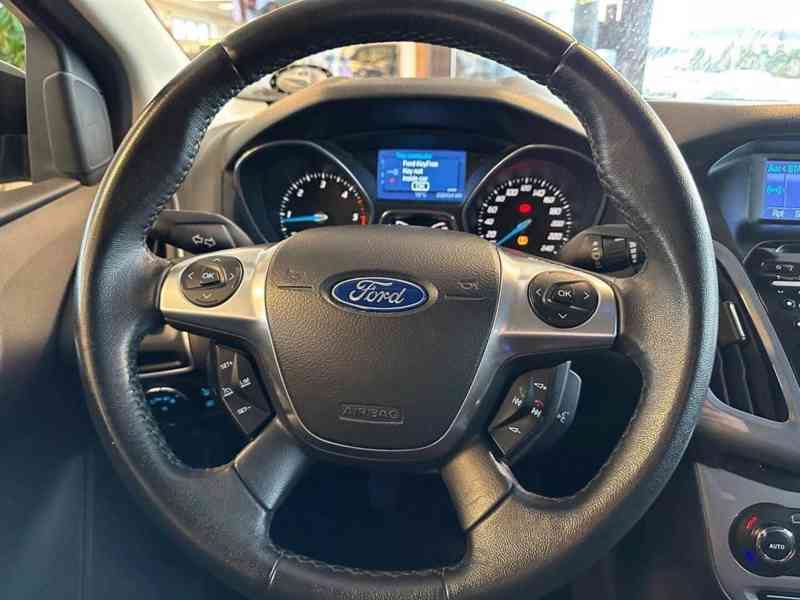 Ford Focus 1.6  - foto 10