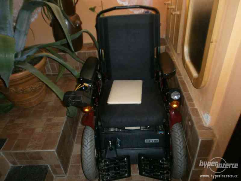 Elektrický invalidní vozík - foto 4