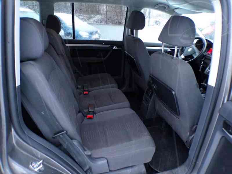 Volkswagen Touran 1,4 TSI-103KW DSG - foto 11