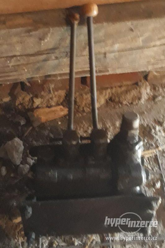 Hydraulický rozvadeč - foto 3