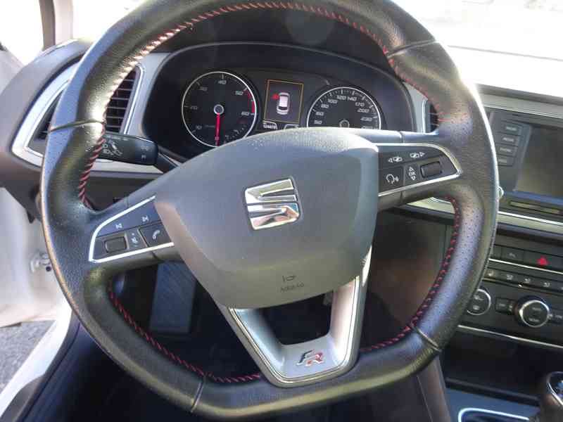 Seat Leon 2.0 TDI Combi r.v.2015 (110 kw) SERVISKA  - foto 11