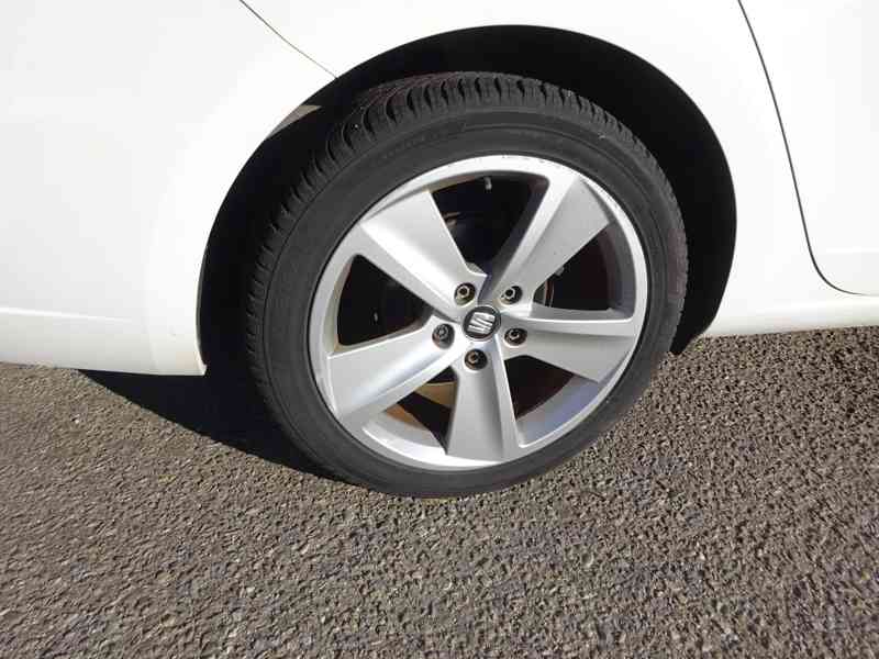 Seat Leon 2.0 TDI Combi r.v.2015 (110 kw) SERVISKA  - foto 24