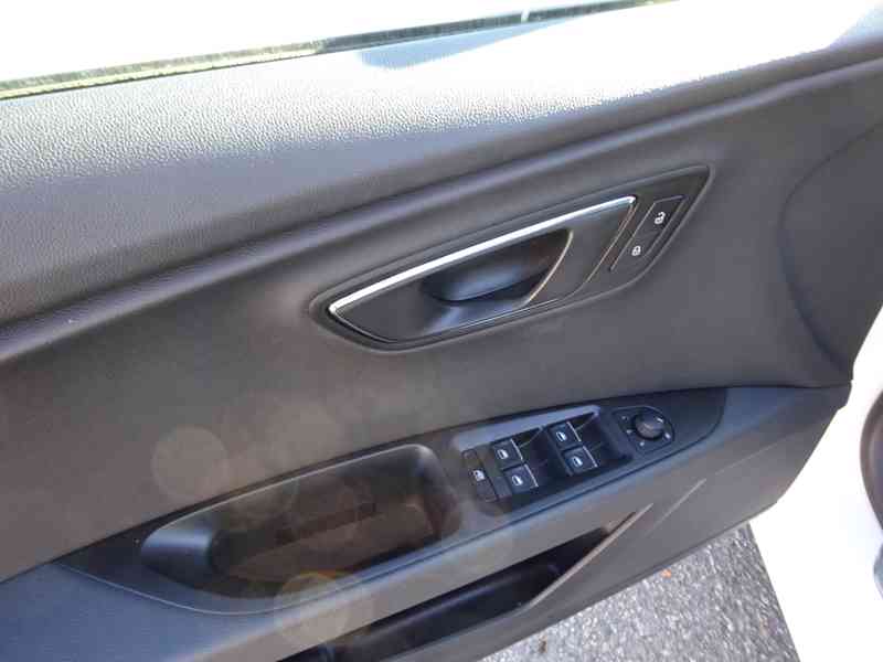 Seat Leon 2.0 TDI Combi r.v.2015 (110 kw) SERVISKA  - foto 9