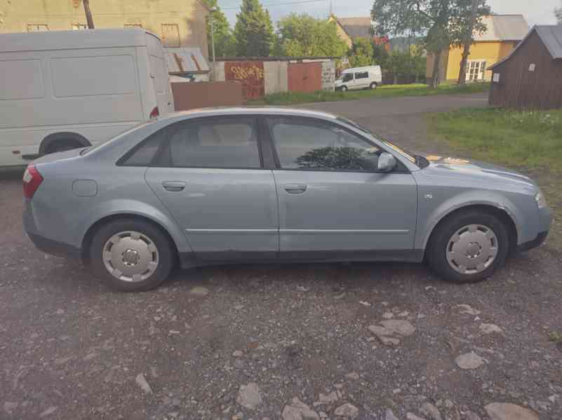 Audi A4/8E - foto 5