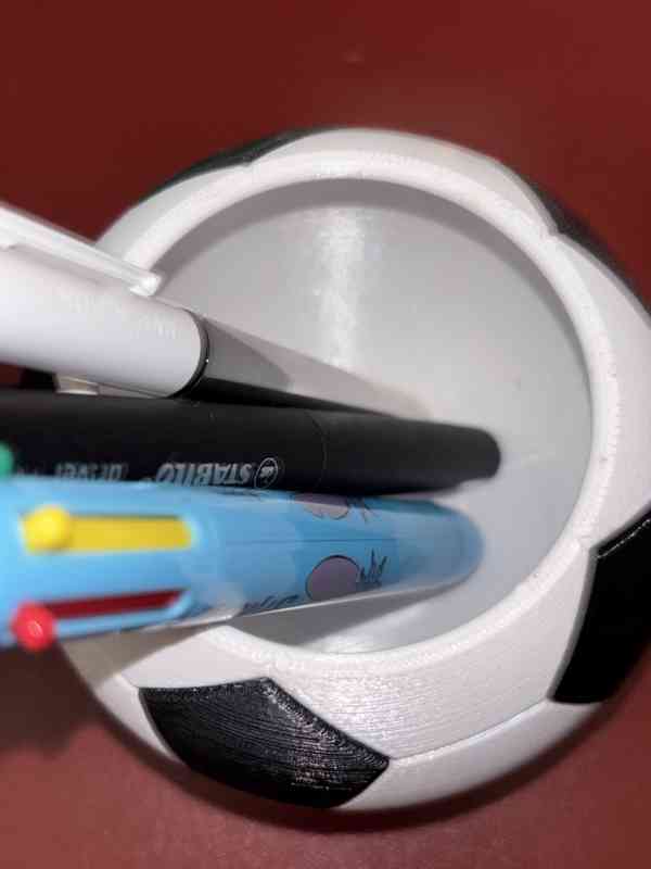 Stojánek na tužky – fotbalový míč - foto 3