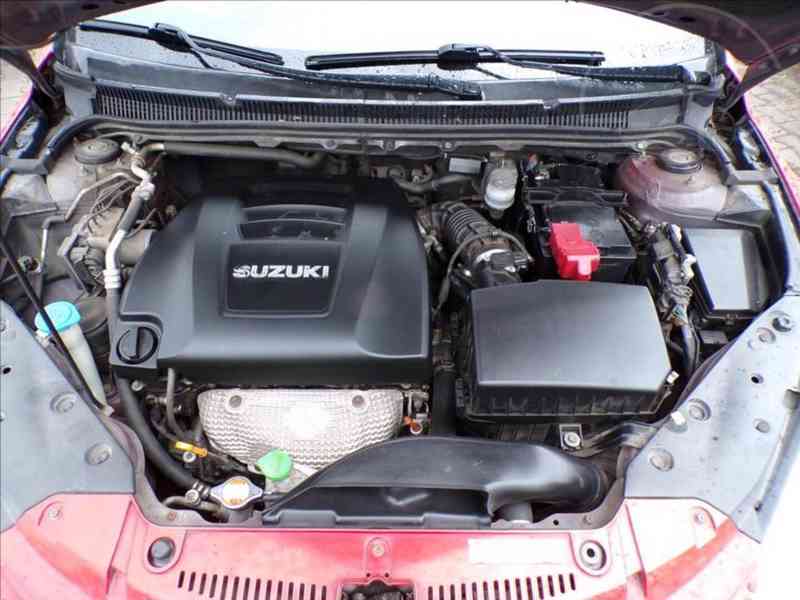 Suzuki Kizashi 2,4 i 4x4 AUTOMAT - foto 14