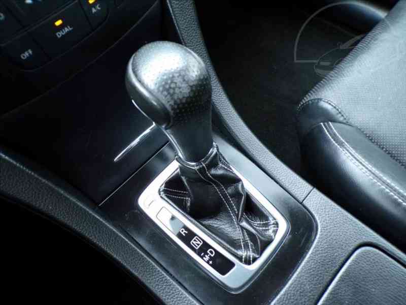 Suzuki Kizashi 2,4 i 4x4 AUTOMAT - foto 7