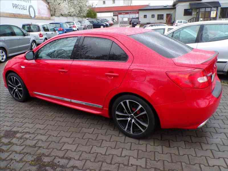 Suzuki Kizashi 2,4 i 4x4 AUTOMAT - foto 4