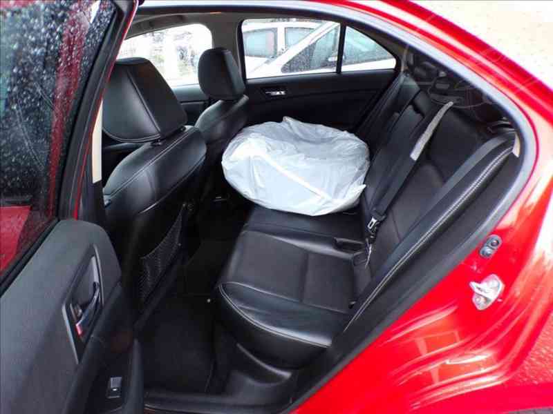 Suzuki Kizashi 2,4 i 4x4 AUTOMAT - foto 10