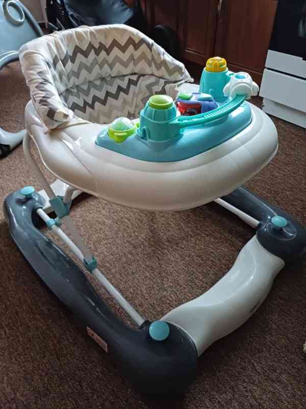 Chodítko Fillikid s houpačkou - foto 3