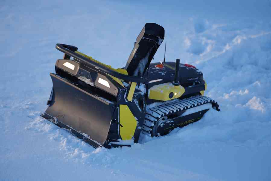 Profesionální YARBO core SNĚHOVÁ FRÉZA - foto 2