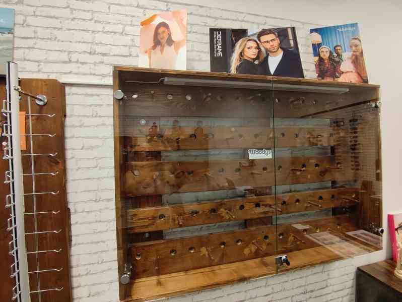 Vitríny a stojany do oční optiky  - foto 5