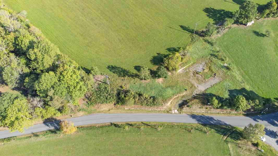 Slunný st. pozemek s výhledem  1629 m2, Mokrosuky u Sušice - foto 7