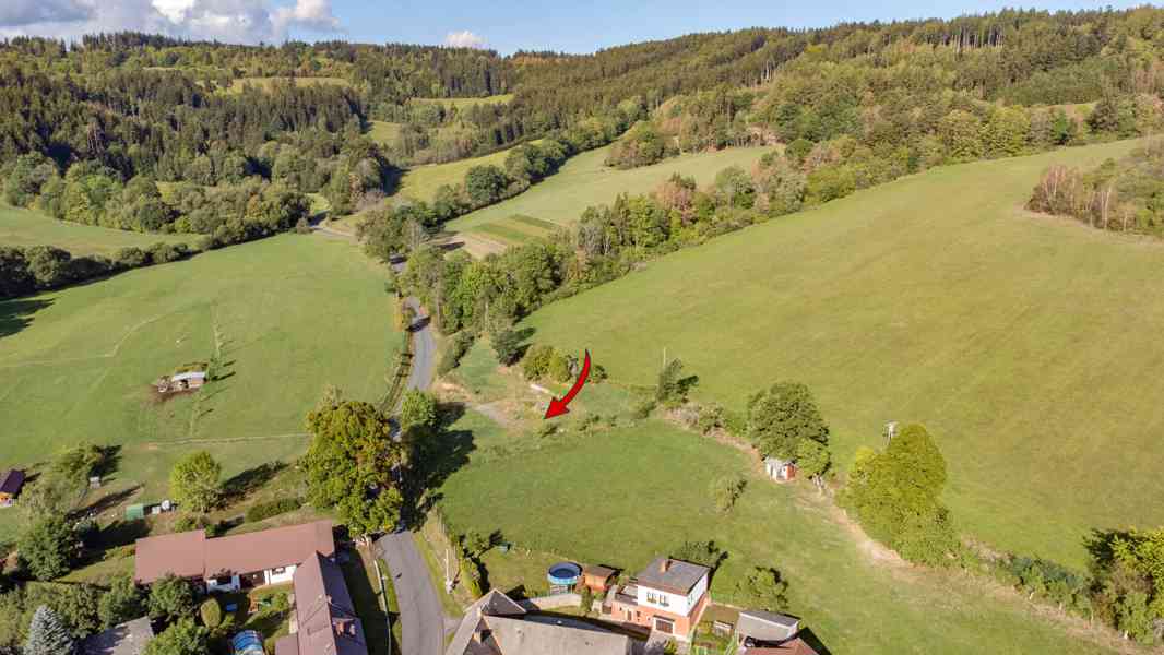 Slunný st. pozemek s výhledem  1629 m2, Mokrosuky u Sušice - foto 2