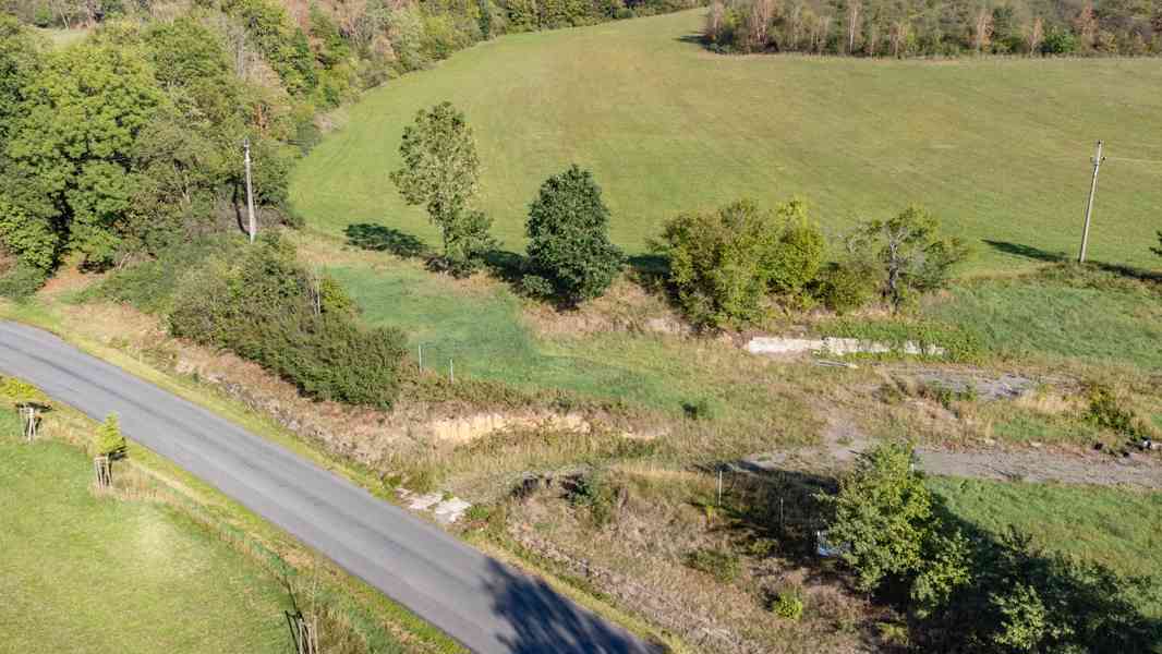 Slunný st. pozemek s výhledem  1629 m2, Mokrosuky u Sušice - foto 6