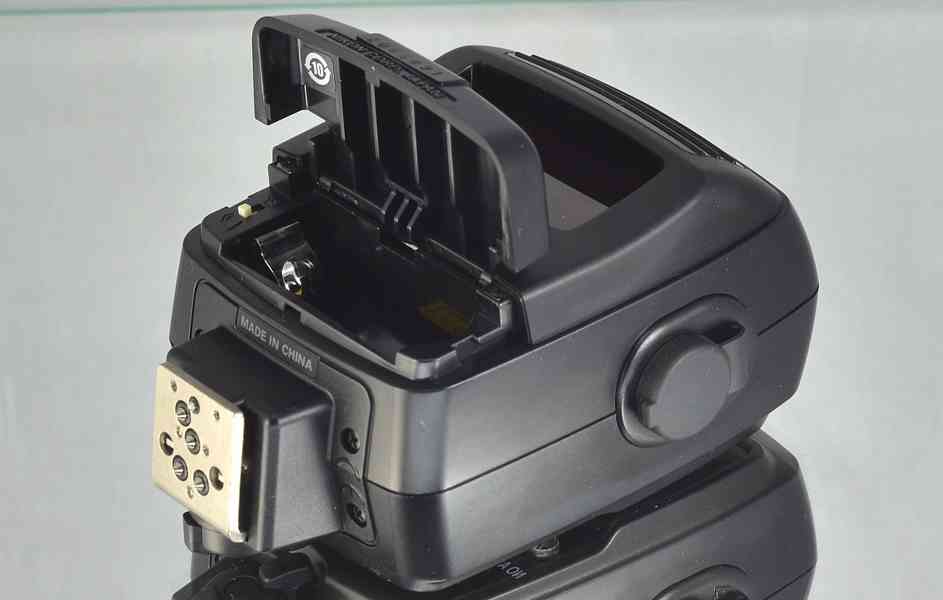 Nikon SU-800 *Bezdrátová záblesková jednotka*i-TTL - foto 4