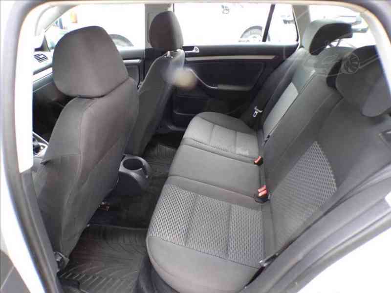 Volkswagen Golf 1,6 TDI - foto 8