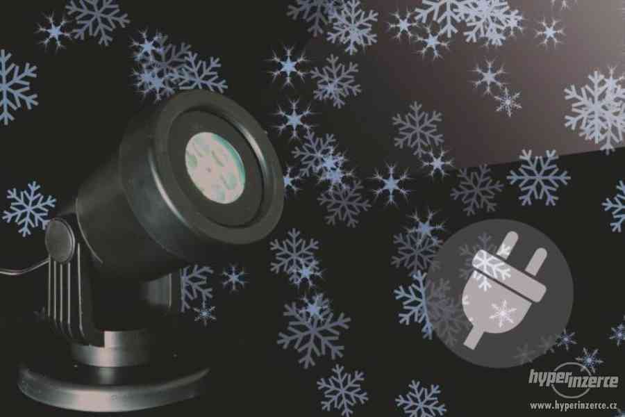 Vánoční led osvětlení fasády - laser projektor - foto 1
