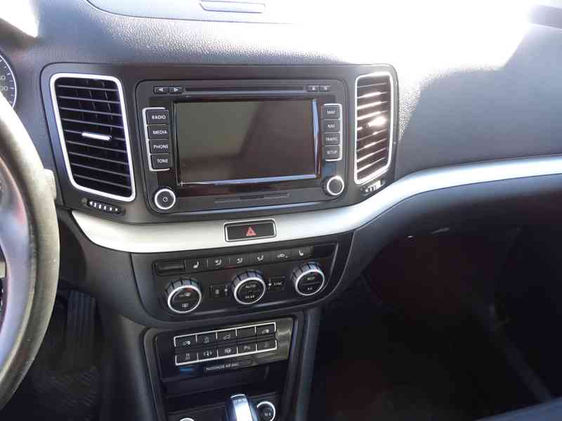 VW Sharan 2.0 TDI r.v.2015 (130 KW) 7 míst AUTOMAT - foto 8