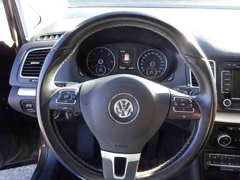 VW Sharan 2.0 TDI r.v.2015 (130 KW) 7 míst AUTOMAT - foto 11