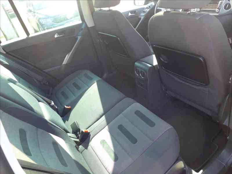 Volkswagen Tiguan 2,0 TDI 125KW 4x4 NAVI KAMERA - foto 9
