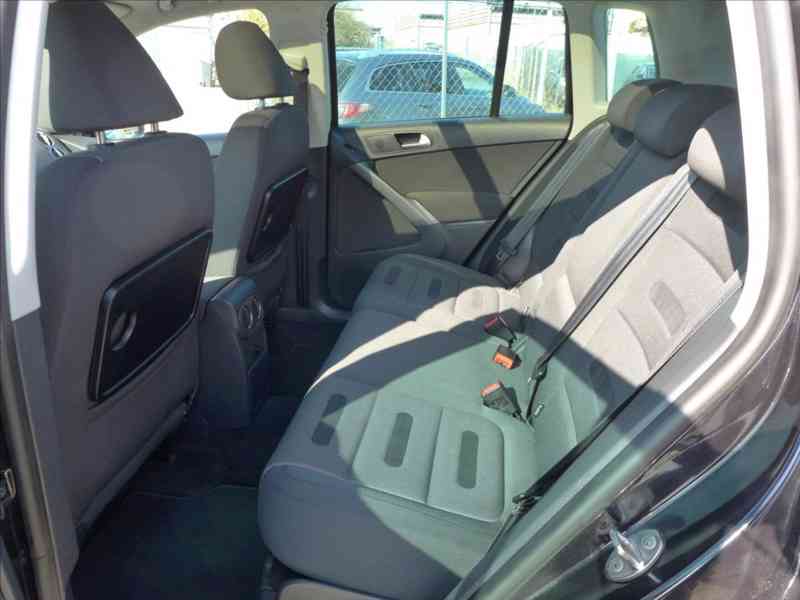 Volkswagen Tiguan 2,0 TDI 125KW 4x4 NAVI KAMERA - foto 6