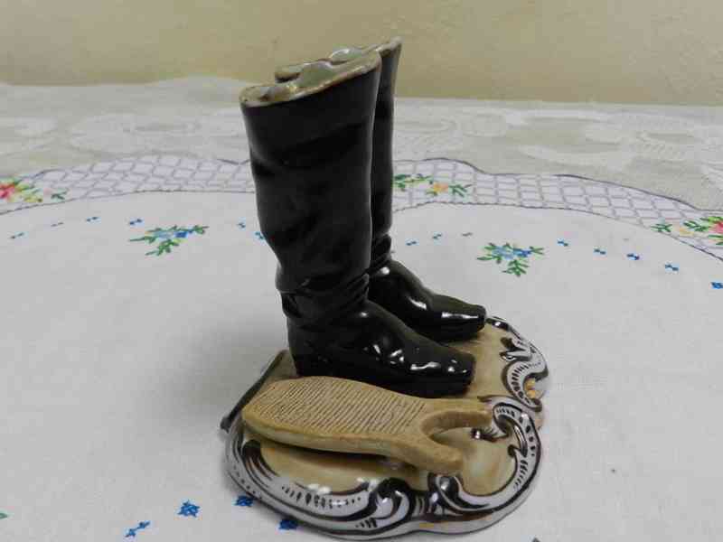 Figurální porcelánové Škrtátko Boty Čechy 19st.  - foto 3