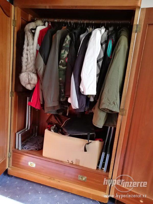 Sada používaného starožitného nábytku - foto 3