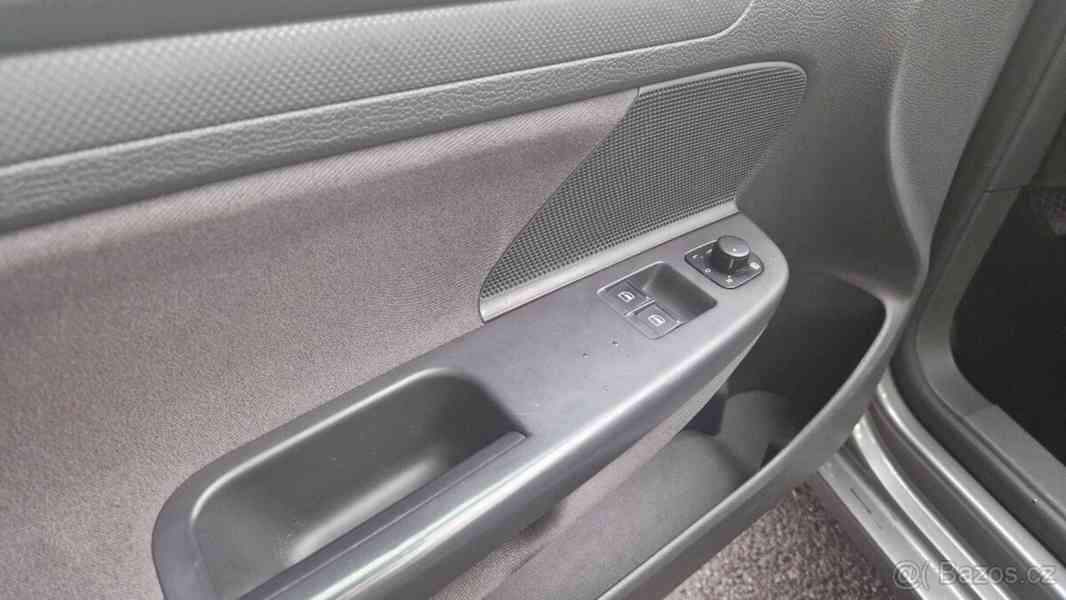 Volkswagen Golf 1,4   5 - foto 6