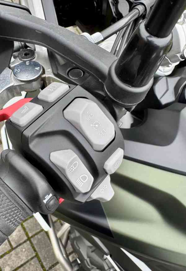 Triumph Tiger 900 Rally Pro - foto 9