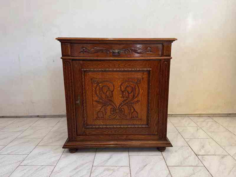 Starožitná rustikální skříň - foto 2