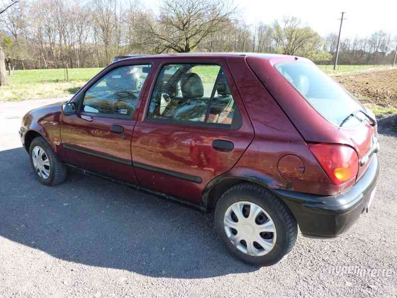 Mazda 121 - foto 2