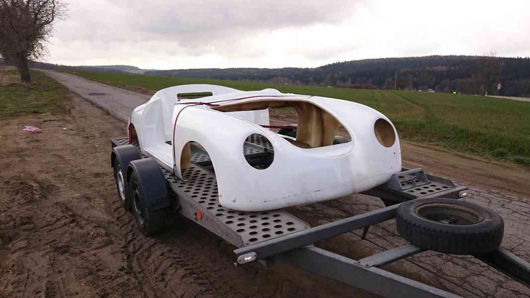 Karoserie a rám Porsche 356B - foto 4