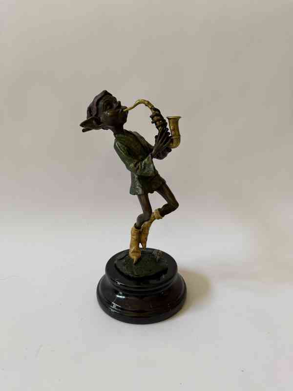 Goblin - bronzová socha na mramoru - foto 1