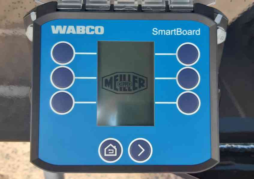 MEILLER / ZVEDACÍ NÁPRAVA / plachta / SmartBoard / IHNED - foto 13