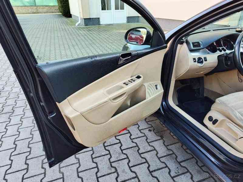 Volkswagen Passat B6 - foto 17