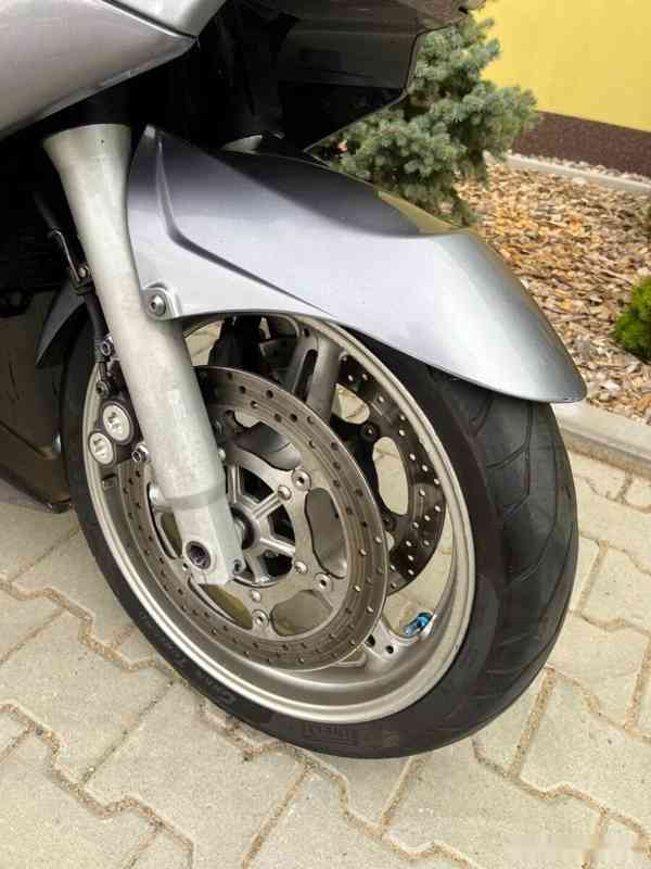 Yamaha FJR 1300 - foto 4
