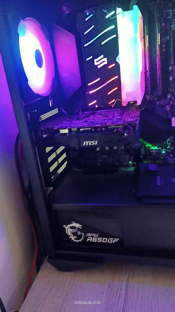 Prodám počítač a monitor - foto 4