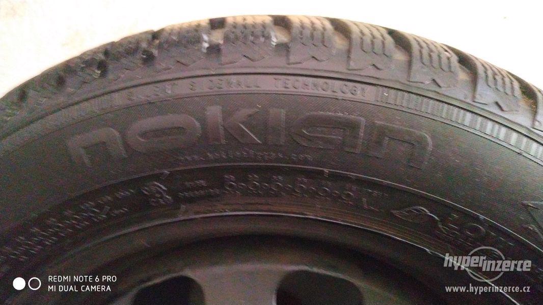 Zimní pneumatiky Nokian 185/60R15 88T XL - foto 1