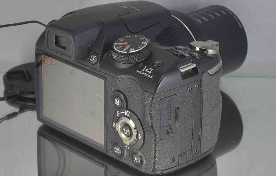 Fujifilm FinePix S3300 CCD*26x Op.Zoom*HDV*SR AUTO - foto 6