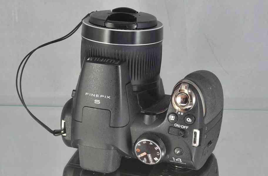 Fujifilm FinePix S3300 CCD*26x Op.Zoom*HDV*SR AUTO - foto 3