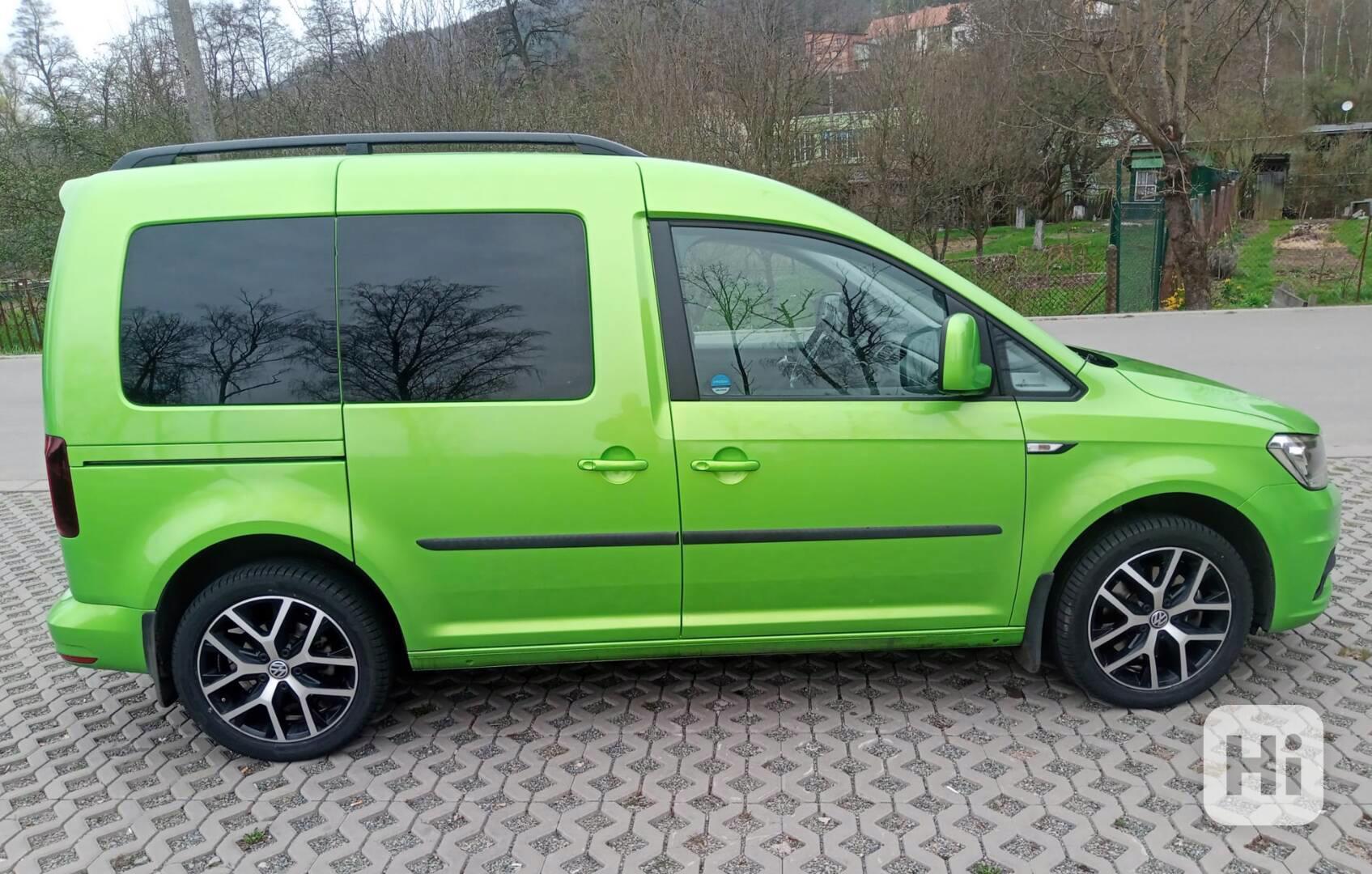 Volkswagen Caddy 2,0 TDI s plošinou pro vozíčkáře - foto 1