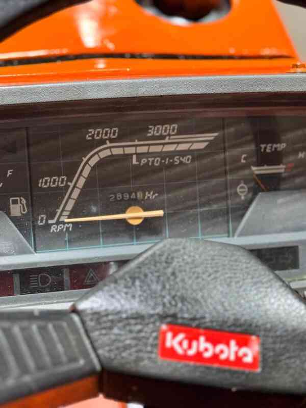 Traktor Kubota B1550 - foto 6